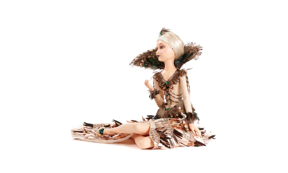 ART D.SITT.PEACOCK LADY DOLL W/BOX TT GLD/GRN 38CM